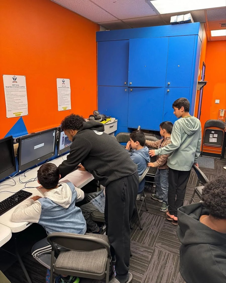 Students working in the MAYF Center computer lab